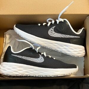 Nike revolution 6